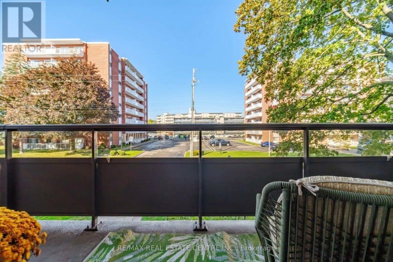204 - 11 WOODMAN DRIVE S, Hamilton (Corman), Ontario, L8K4E3