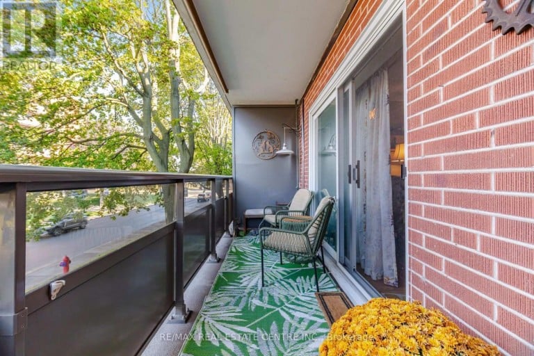 204 - 11 WOODMAN DRIVE S, Hamilton (Corman), Ontario, L8K4E3