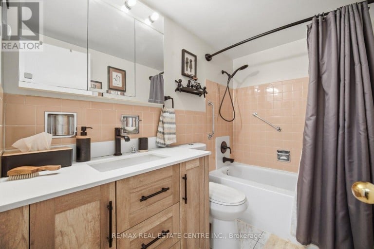 204 - 11 WOODMAN DRIVE S, Hamilton (Corman), Ontario, L8K4E3