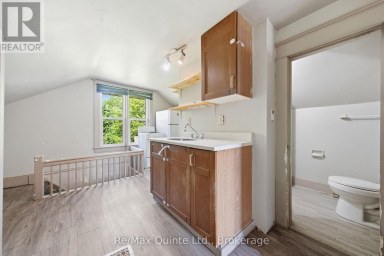 8 DUNBAR STREET Belleville (Belleville Ward) Ontario photo 28