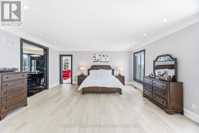 56 ORICO COURT, Vaughan (Kleinburg), Ontario, L4H3N5