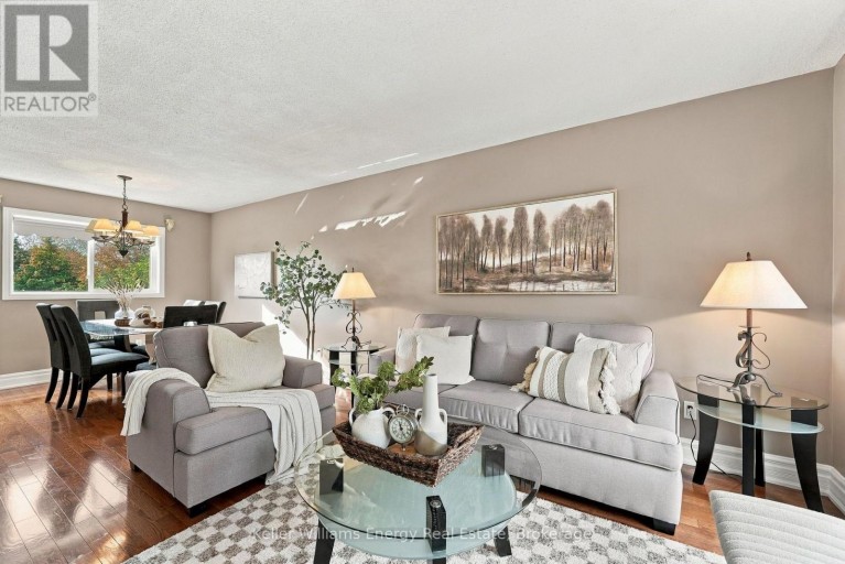250 GLEN HILL DRIVE, Whitby (Blue Grass Meadows), Ontario, L1N7J8
