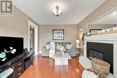 250 GLEN HILL DRIVE Whitby (Blue Grass Meadows) Ontario photo 16