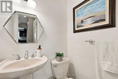 250 GLEN HILL DRIVE Whitby (Blue Grass Meadows) Ontario photo 19