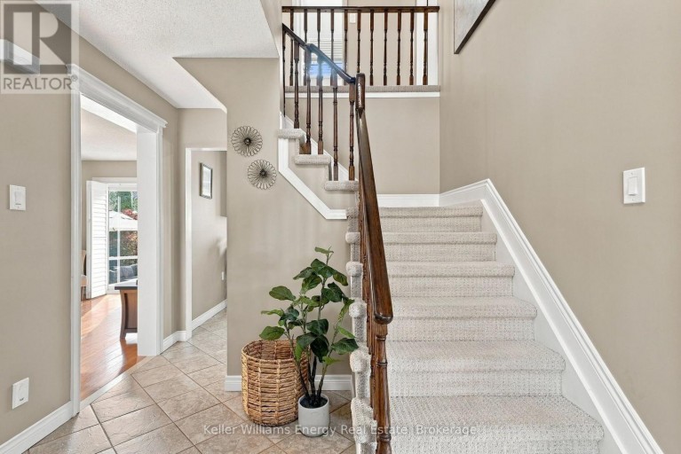 250 GLEN HILL DRIVE, Whitby (Blue Grass Meadows), Ontario, L1N7J8