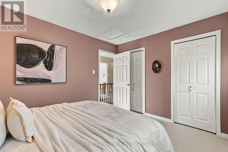 250 GLEN HILL DRIVE, Whitby (Blue Grass Meadows), Ontario, L1N7J8
