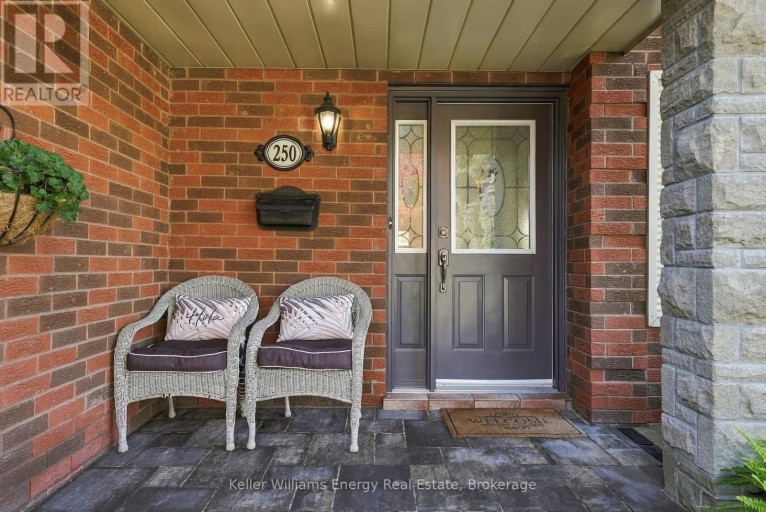 250 GLEN HILL DRIVE, Whitby (Blue Grass Meadows), Ontario, L1N7J8