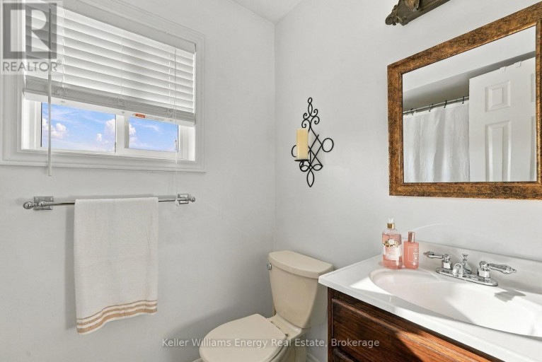 250 GLEN HILL DRIVE, Whitby (Blue Grass Meadows), Ontario, L1N7J8