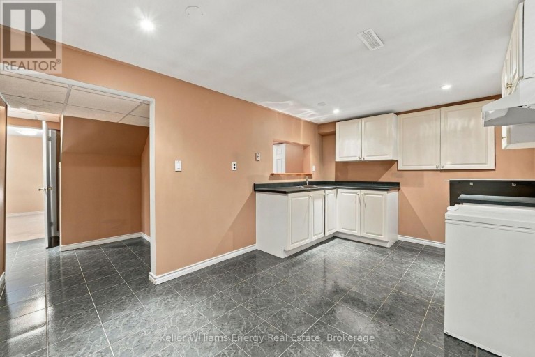 250 GLEN HILL DRIVE, Whitby (Blue Grass Meadows), Ontario, L1N7J8