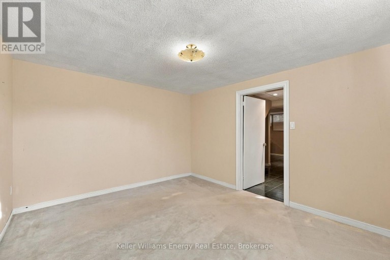 250 GLEN HILL DRIVE, Whitby (Blue Grass Meadows), Ontario, L1N7J8