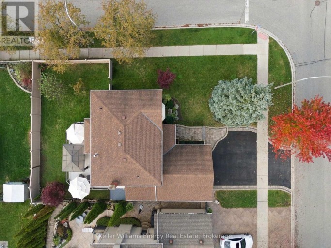 250 GLEN HILL DRIVE, Whitby (Blue Grass Meadows), Ontario, L1N7J8