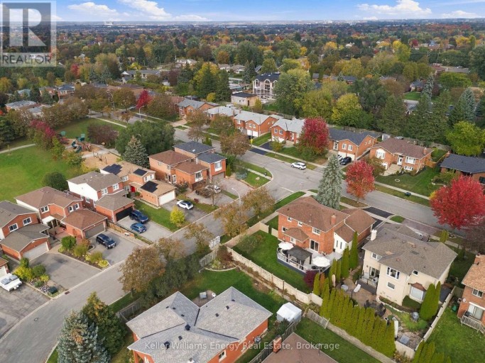 250 GLEN HILL DRIVE, Whitby (Blue Grass Meadows), Ontario, L1N7J8