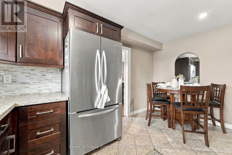 250 GLEN HILL DRIVE, Whitby (Blue Grass Meadows), Ontario, L1N7J8