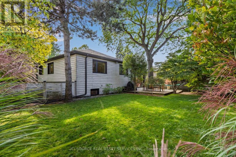 10 RED OAKS CRESCENT, Toronto (Leaside), Ontario, M4G1A5