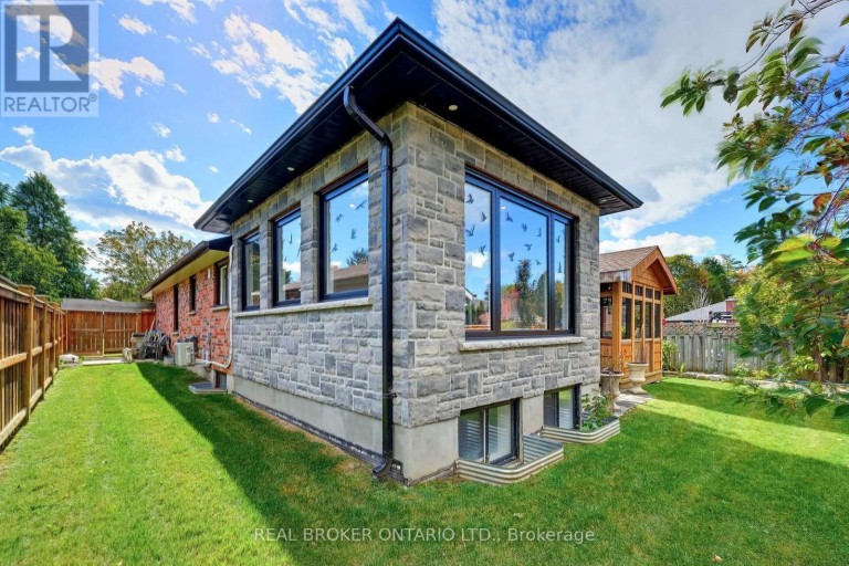 96 MUNRO CRESCENT, Uxbridge, Ontario, L9P1L7