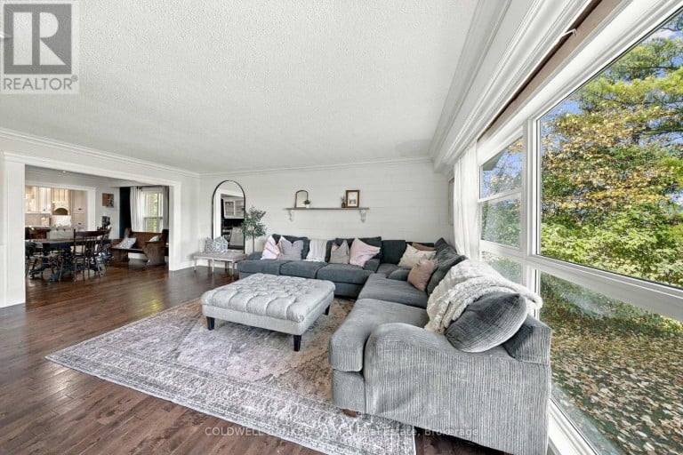 34 HELEN CRESCENT, Kawartha Lakes (Mariposa), Ontario, K0M2C0