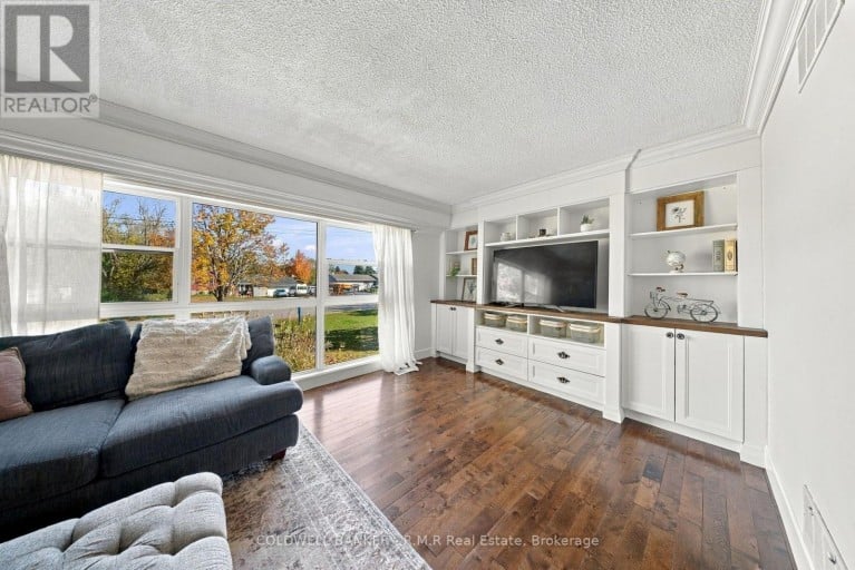34 HELEN CRESCENT, Kawartha Lakes (Mariposa), Ontario, K0M2C0