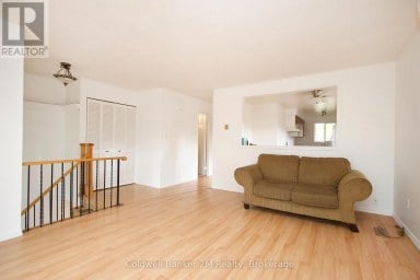 673 ATTERSLEY DRIVE Oshawa (Pinecrest) Ontario photo 5