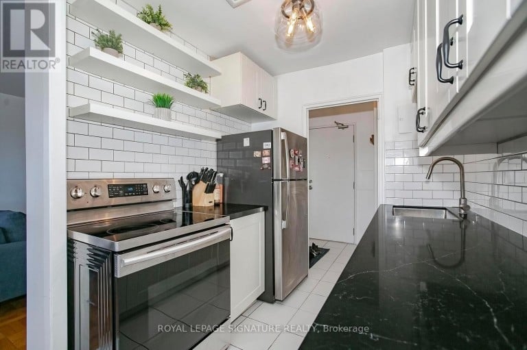 305 - 219 WILSON AVENUE, Toronto (Bedford Park-Nortown), Ontario, M5M3B2