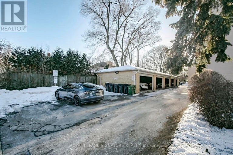 305 - 219 WILSON AVENUE, Toronto (Bedford Park-Nortown), Ontario, M5M3B2