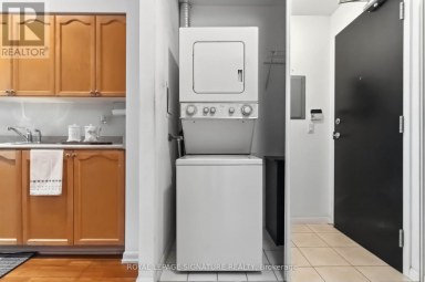 225 - 231 FORT YORK BOULEVARD Toronto (Niagara) Ontario photo 14