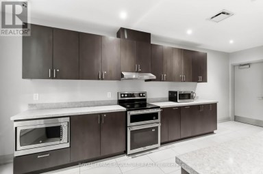 225 - 231 FORT YORK BOULEVARD Toronto (Niagara) Ontario photo 3