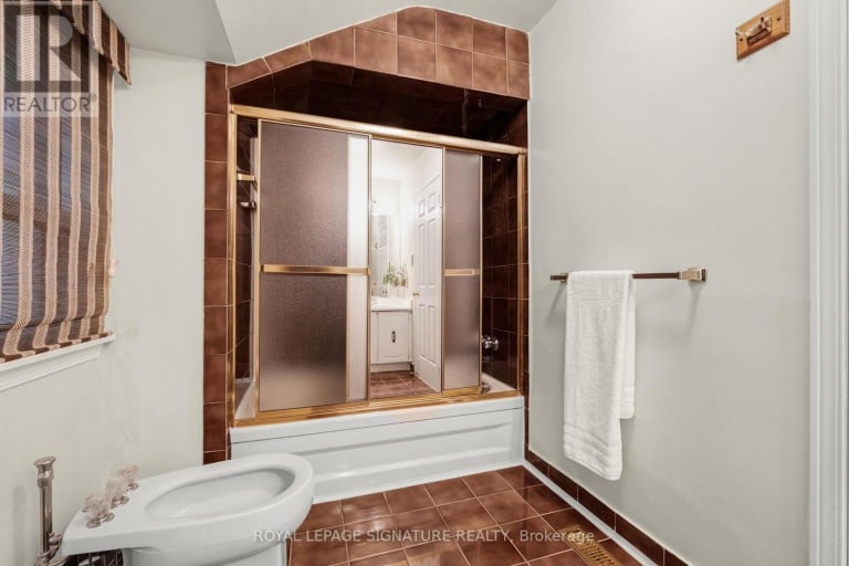54 AMBROSE ROAD, Toronto (Bayview Village), Ontario, M2K2W9
