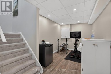 121 TANOAK DRIVE London North (North E) Ontario photo 35