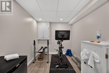 121 TANOAK DRIVE London North (North E) Ontario photo 36