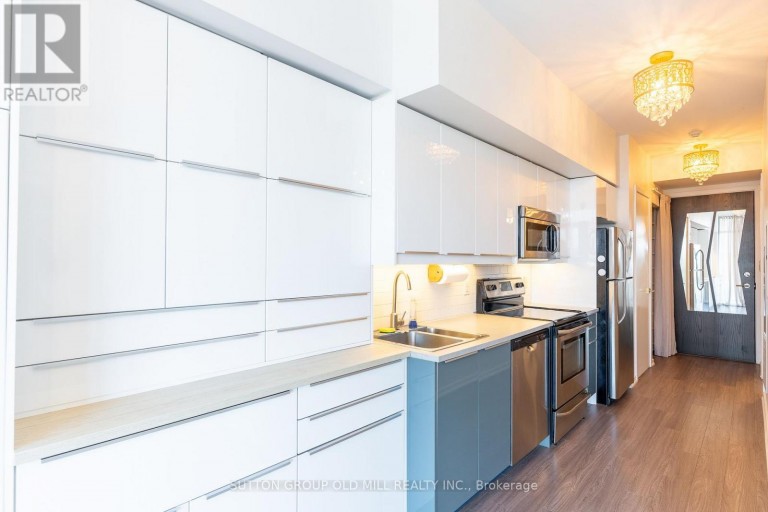 812 - 105 THE QUEENSWAY, Toronto (High Park-Swansea), Ontario, M6S5B5