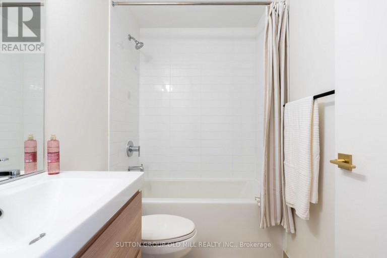 812 - 105 THE QUEENSWAY, Toronto (High Park-Swansea), Ontario, M6S5B5