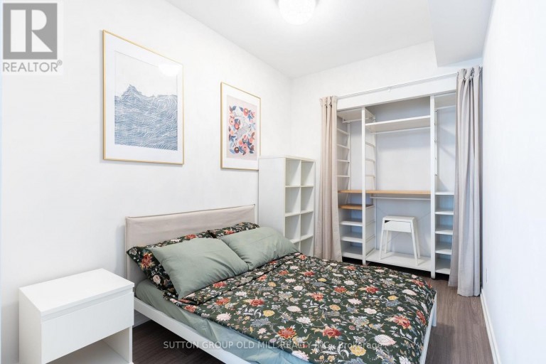 812 - 105 THE QUEENSWAY, Toronto (High Park-Swansea), Ontario, M6S5B5