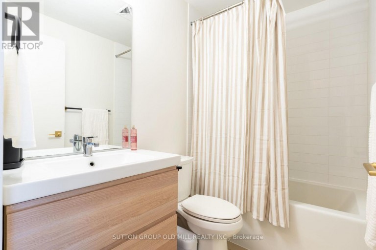 812 - 105 THE QUEENSWAY, Toronto (High Park-Swansea), Ontario, M6S5B5