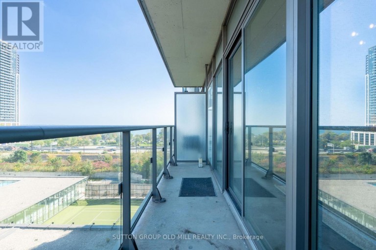 812 - 105 THE QUEENSWAY, Toronto (High Park-Swansea), Ontario, M6S5B5