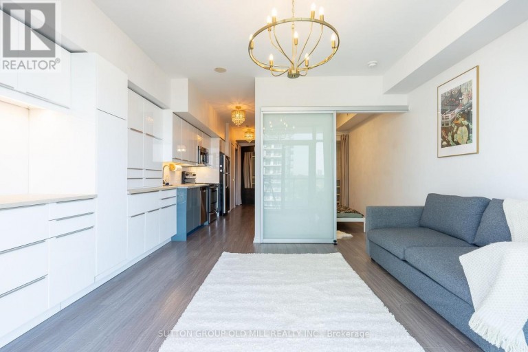 812 - 105 THE QUEENSWAY, Toronto (High Park-Swansea), Ontario, M6S5B5