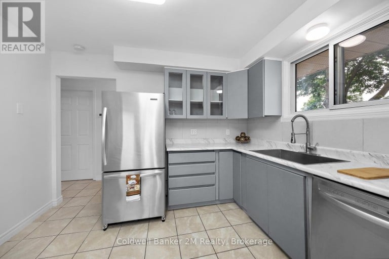 152 TAUNTON ROAD W, Oshawa (Samac), Ontario, L1G3T3