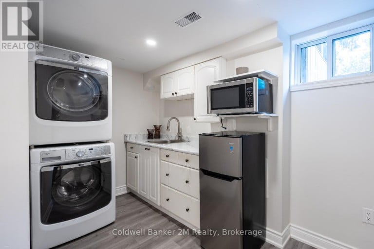 152 TAUNTON ROAD W, Oshawa (Samac), Ontario, L1G3T3