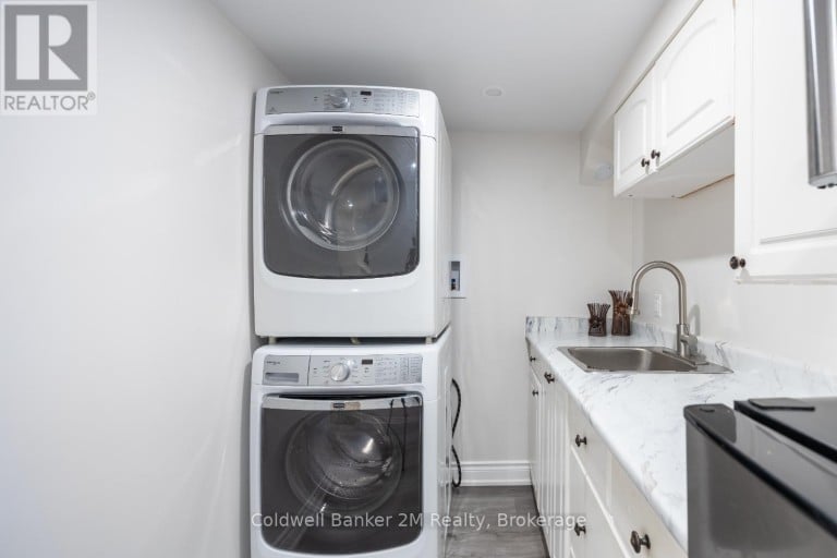 152 TAUNTON ROAD W, Oshawa (Samac), Ontario, L1G3T3
