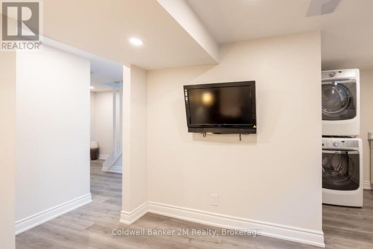 152 TAUNTON ROAD W, Oshawa (Samac), Ontario, L1G3T3
