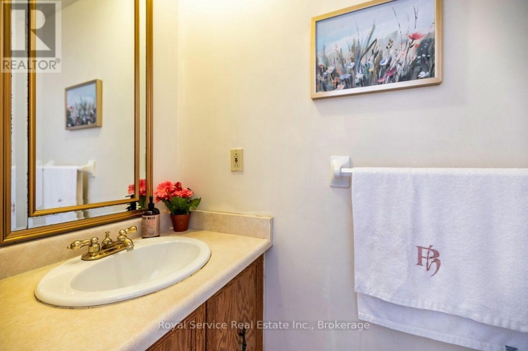 516 PALMTREE CRESCENT, Oshawa (Eastdale), Ontario, L1K2H2