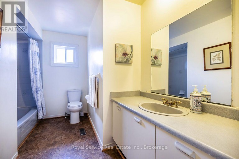 516 PALMTREE CRESCENT, Oshawa (Eastdale), Ontario, L1K2H2