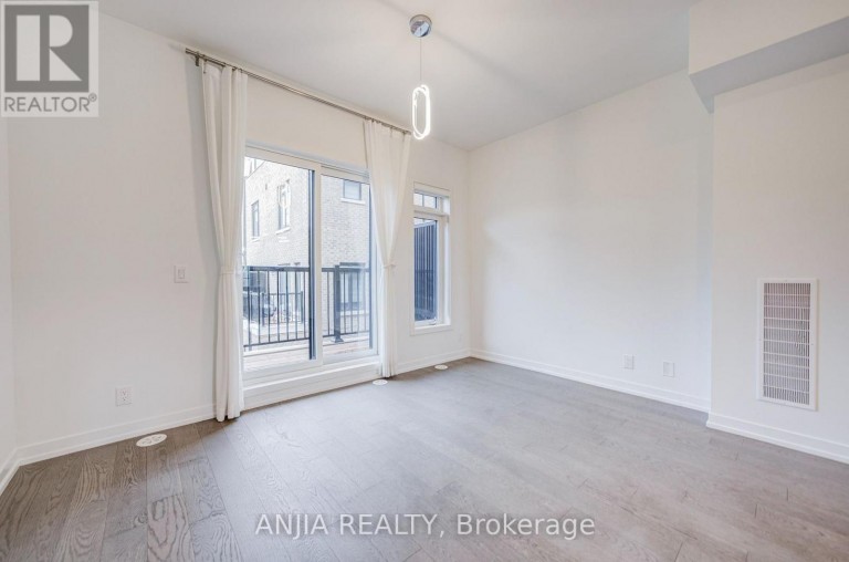 80B TISDALE AVENUE, Toronto (Victoria Village), Ontario, M4A1C5