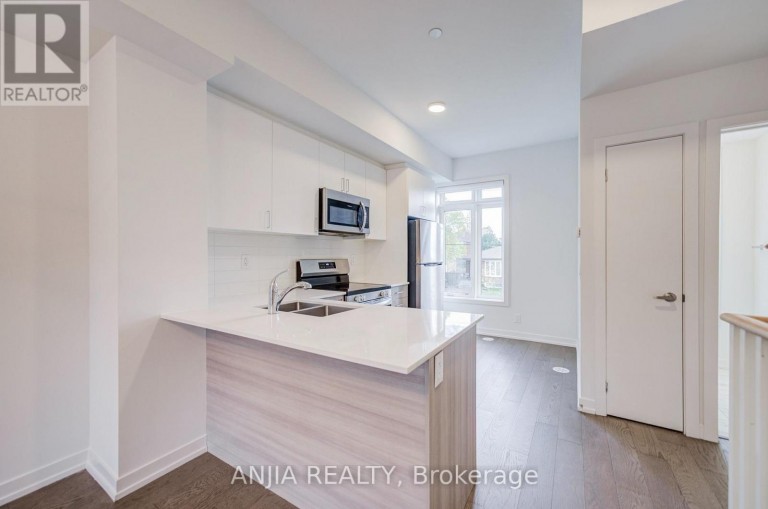 80B TISDALE AVENUE, Toronto (Victoria Village), Ontario, M4A1C5