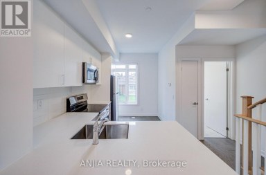 80B TISDALE AVENUE Toronto (Victoria Village) Ontario photo 15