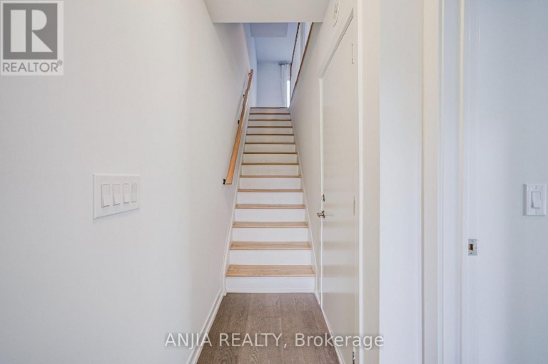 80B TISDALE AVENUE, Toronto (Victoria Village), Ontario, M4A1C5