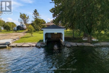 2643 COUNTY RD 13 Prince Edward County (South Marysburg Ward) Ontario photo 3