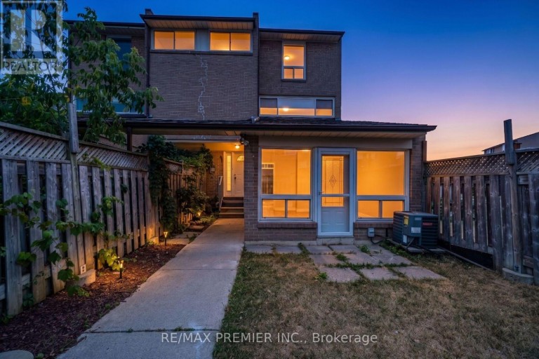 82 - 248 JOHN GARLAND BOULEVARD, Toronto (West Humber-Clairville), Ontario, M9V1N8