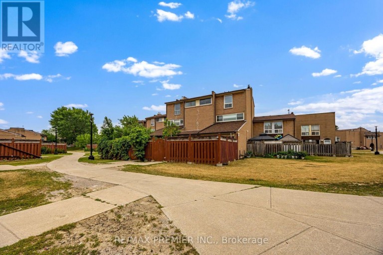 82 - 248 JOHN GARLAND BOULEVARD, Toronto (West Humber-Clairville), Ontario, M9V1N8