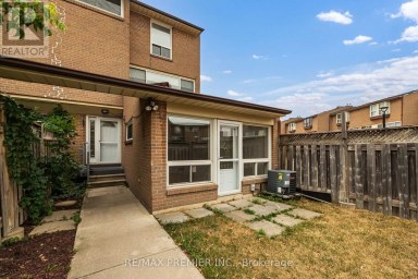82 - 248 JOHN GARLAND BOULEVARD Toronto (West Humber-Clairville) Ontario photo 4