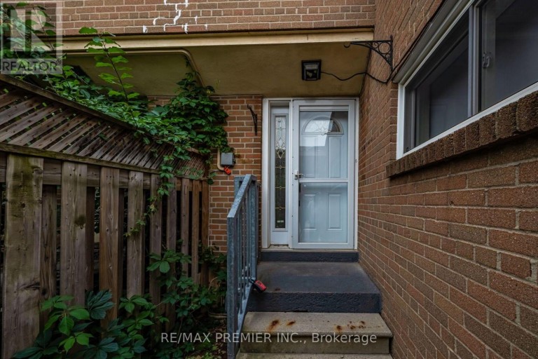 82 - 248 JOHN GARLAND BOULEVARD, Toronto (West Humber-Clairville), Ontario, M9V1N8